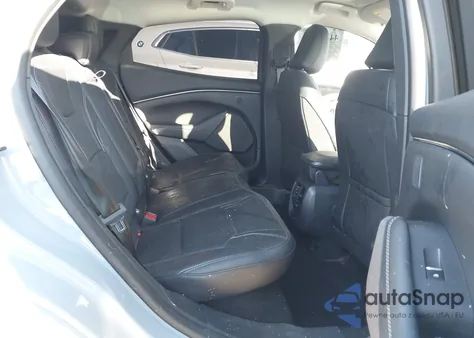 2025 Ford Mustang Mach-E Premium z USA, uszkodzony, nr VIN 3FMTK3R72SMA36745